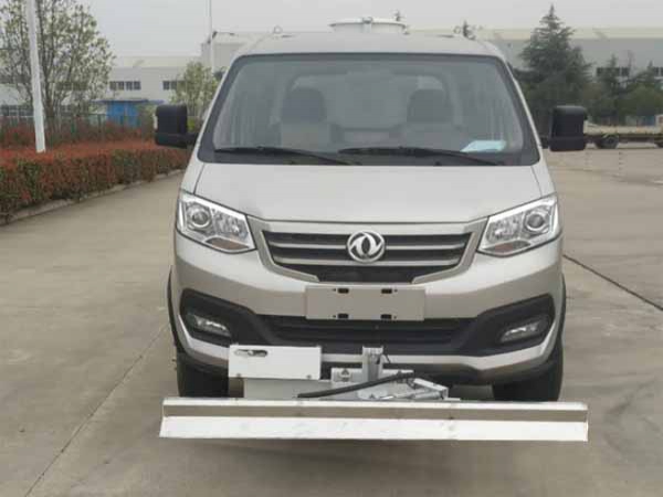 东风纯电动路面养护车