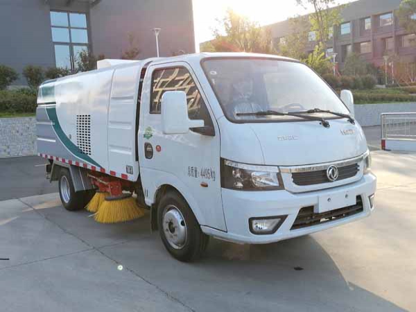 途逸小型纯电动扫路车 途逸小型纯电动扫路车